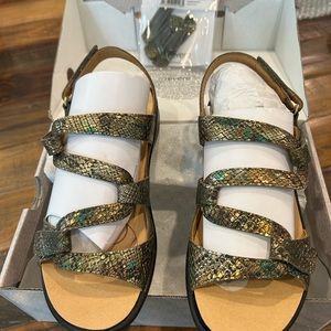 NEW Revere Orthotic Sandal